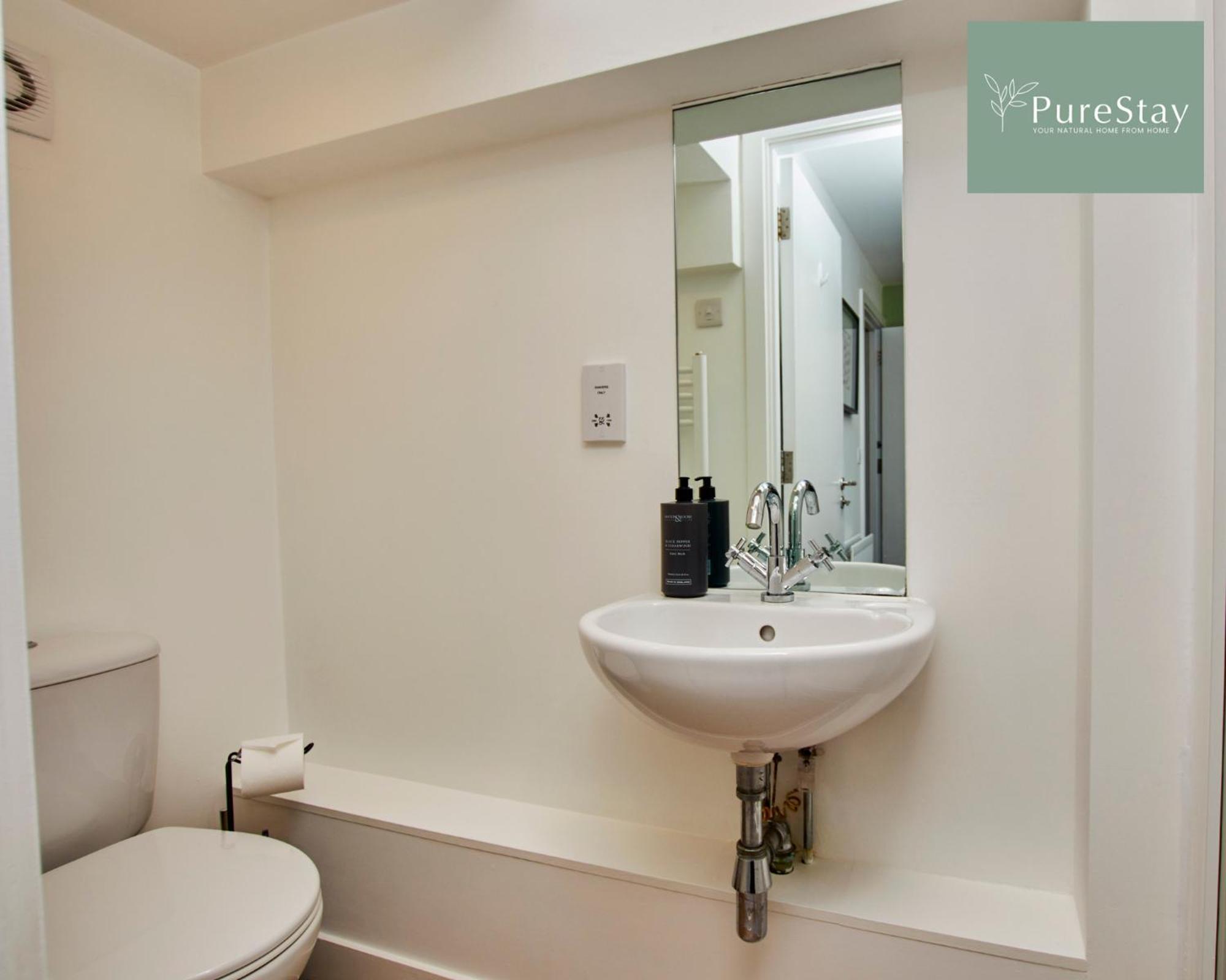 Beautiful Four Bed House By Purestay Short Lets & Serviced Accommodation Coventry With Parking Dış mekan fotoğraf