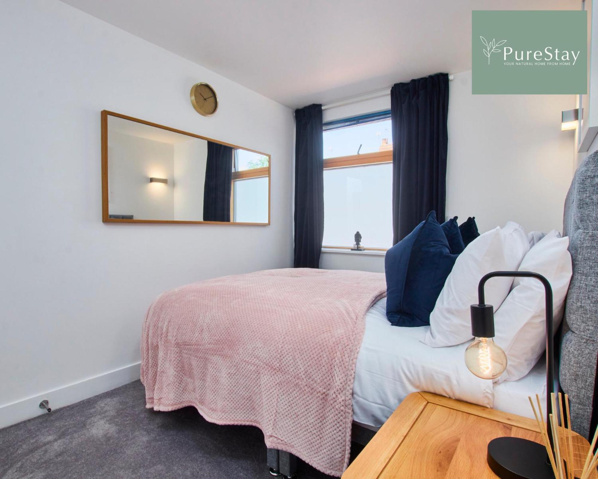 Beautiful Four Bed House By Purestay Short Lets & Serviced Accommodation Coventry With Parking Dış mekan fotoğraf